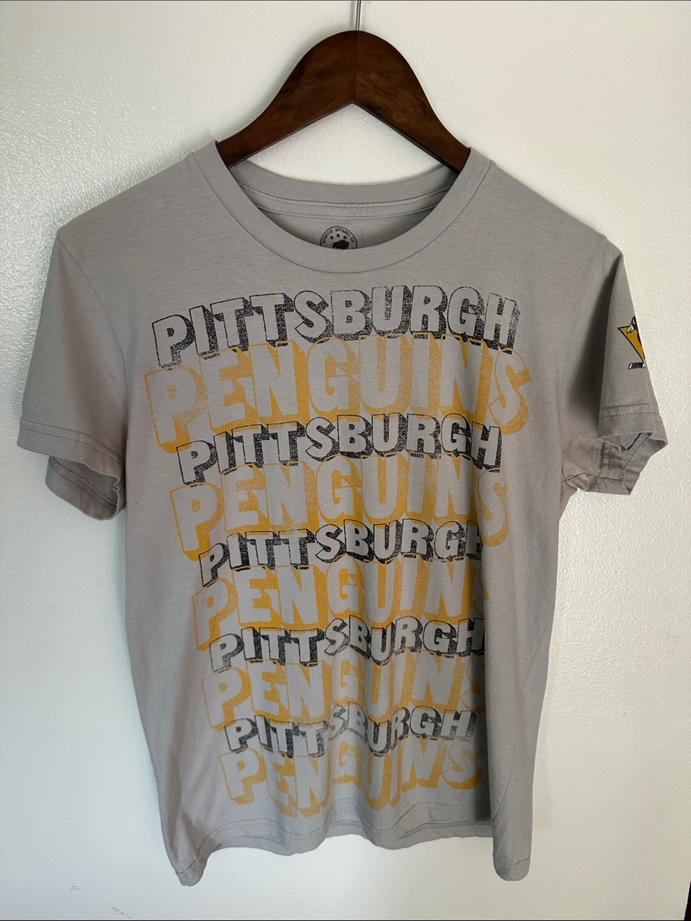 Short Sleeve Tee – Gray & Gold Graphic